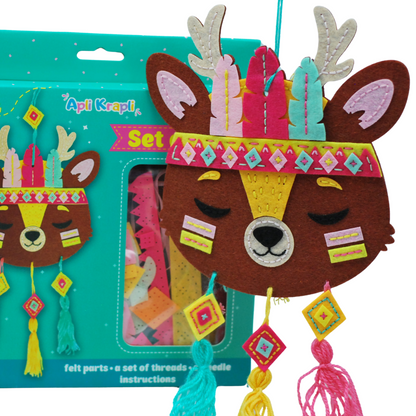 APLI Krapli - APLI Krapli Felt Wall Flag Sewing Kit Deer Precut Felt Thread & Safe Needle Ages 6+